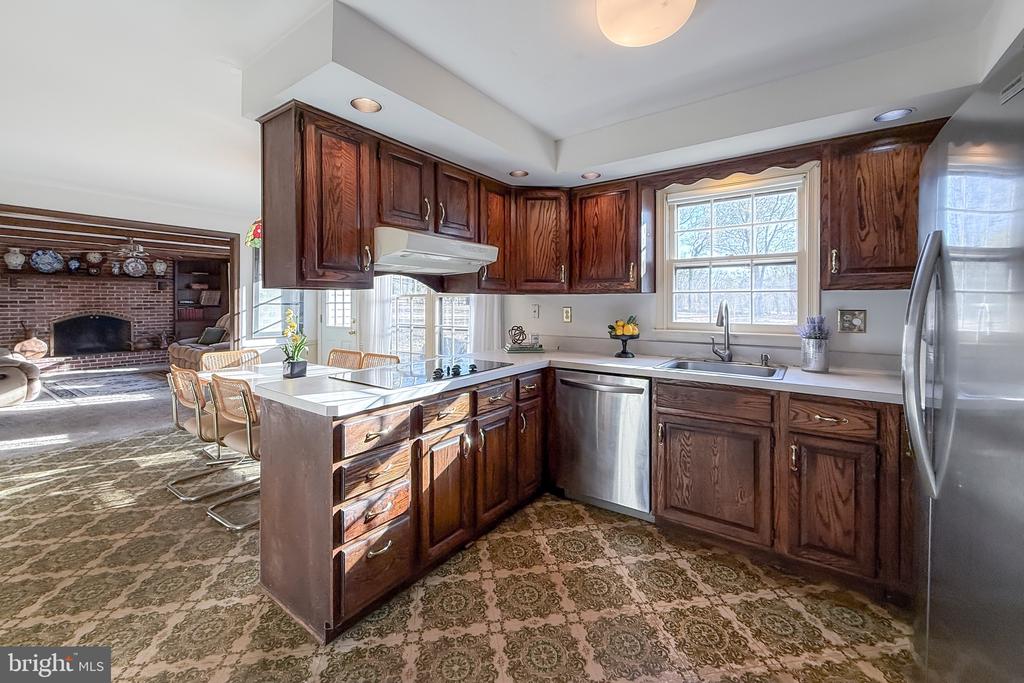3 CORNWELL DRIVE