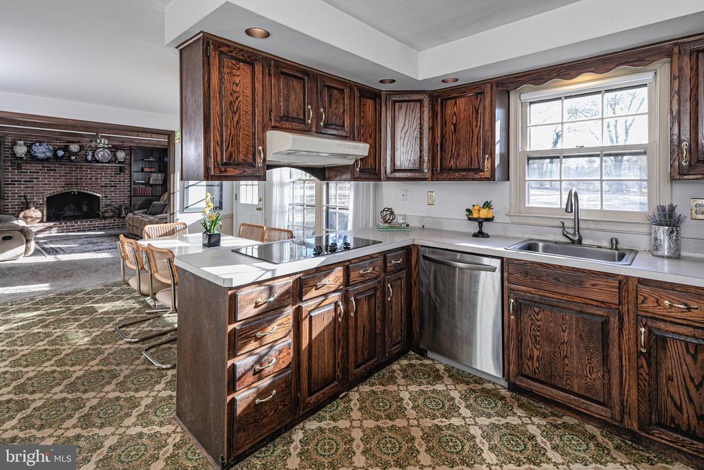 3 CORNWELL DRIVE