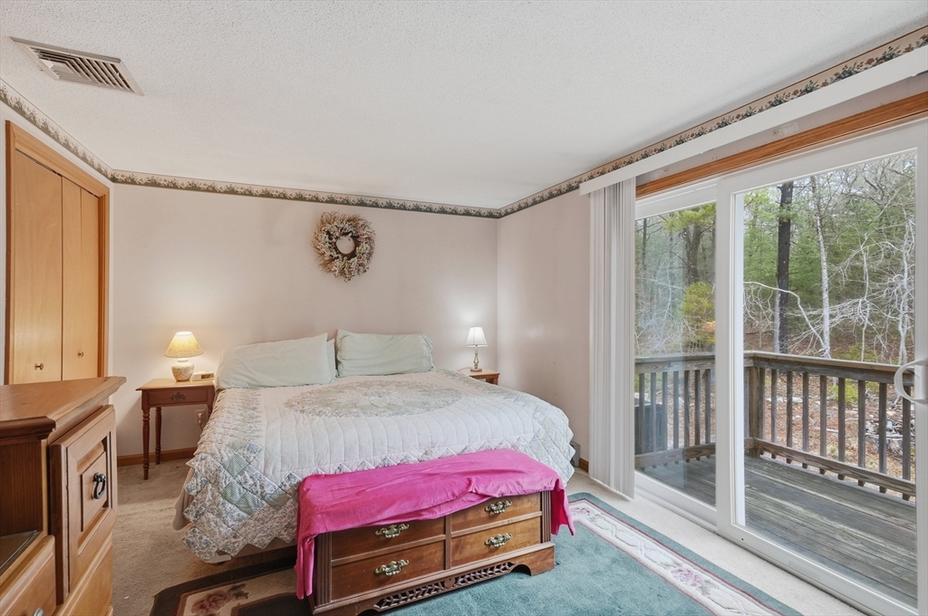 10 Lee Avenue