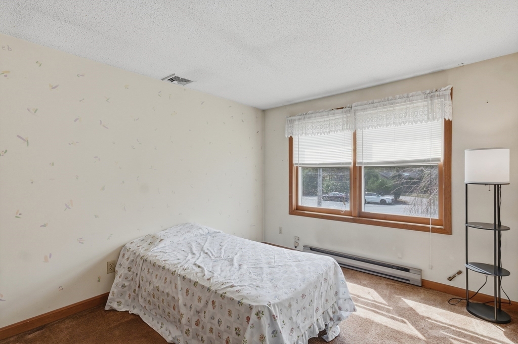 10 Lee Avenue