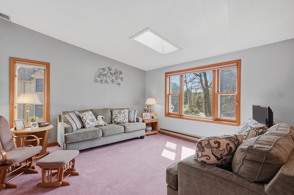10 Lee Avenue