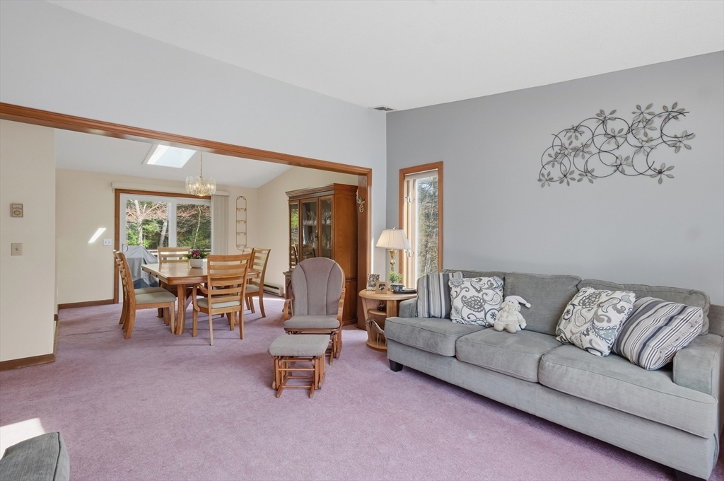 10 Lee Avenue