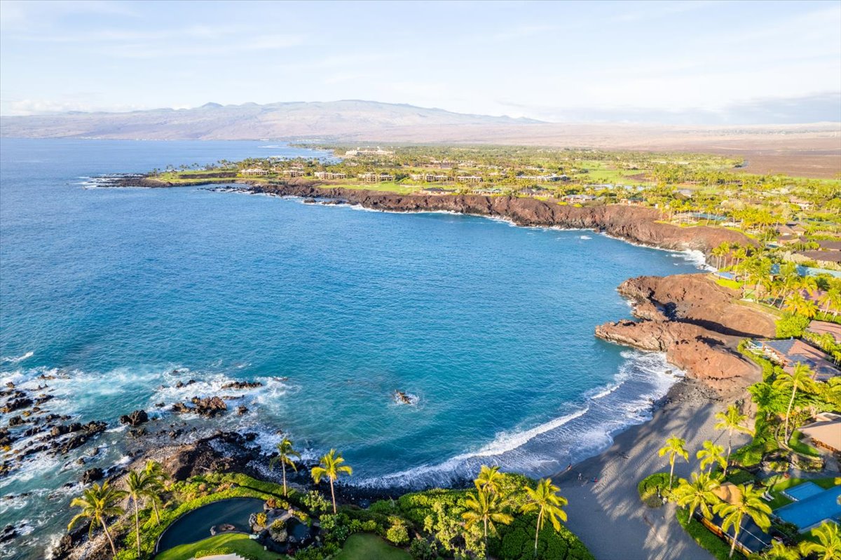49 BLACK SAND BEACH AT MAUNA LANI RESORT