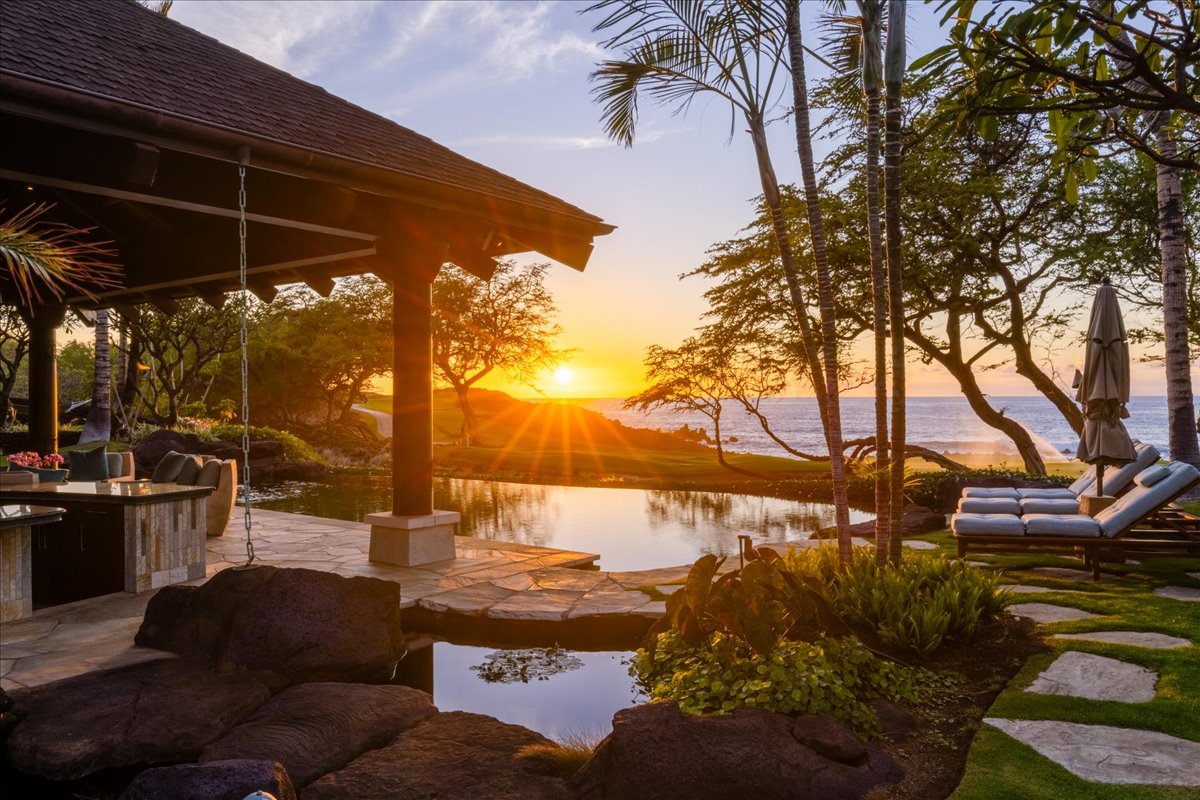 49 BLACK SAND BEACH AT MAUNA LANI RESORT