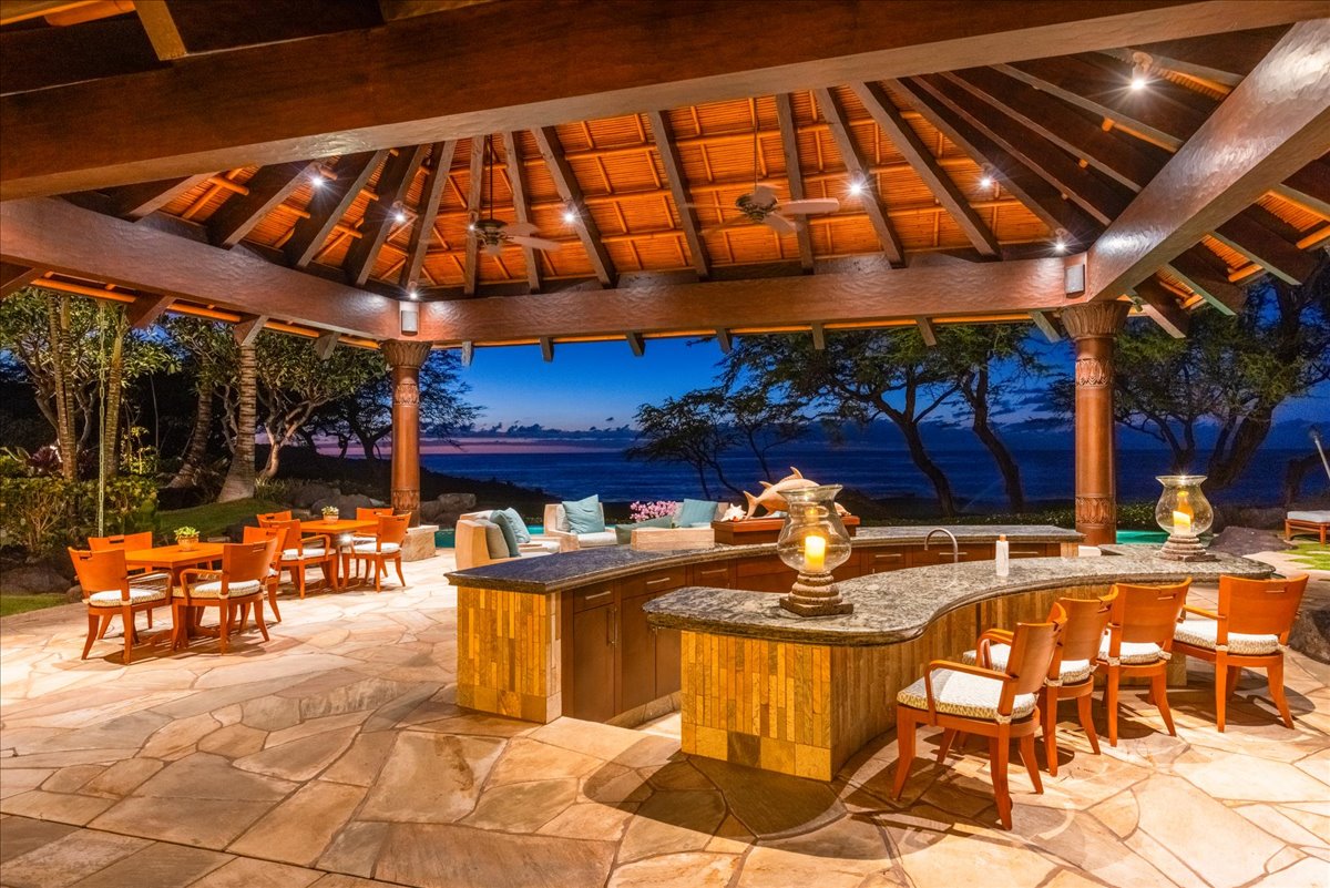 49 BLACK SAND BEACH AT MAUNA LANI RESORT