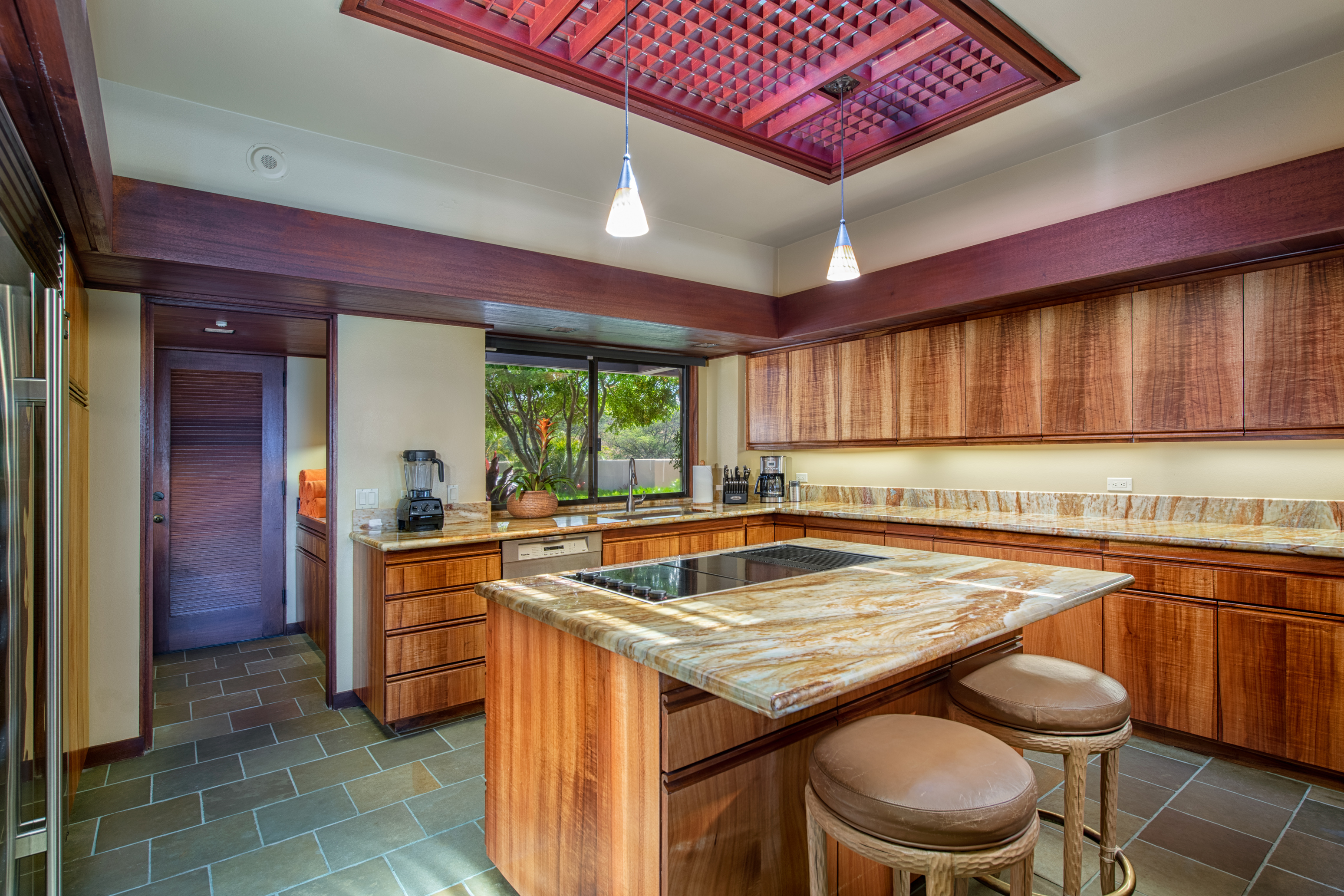 62-224 KAMAHOI PL 12