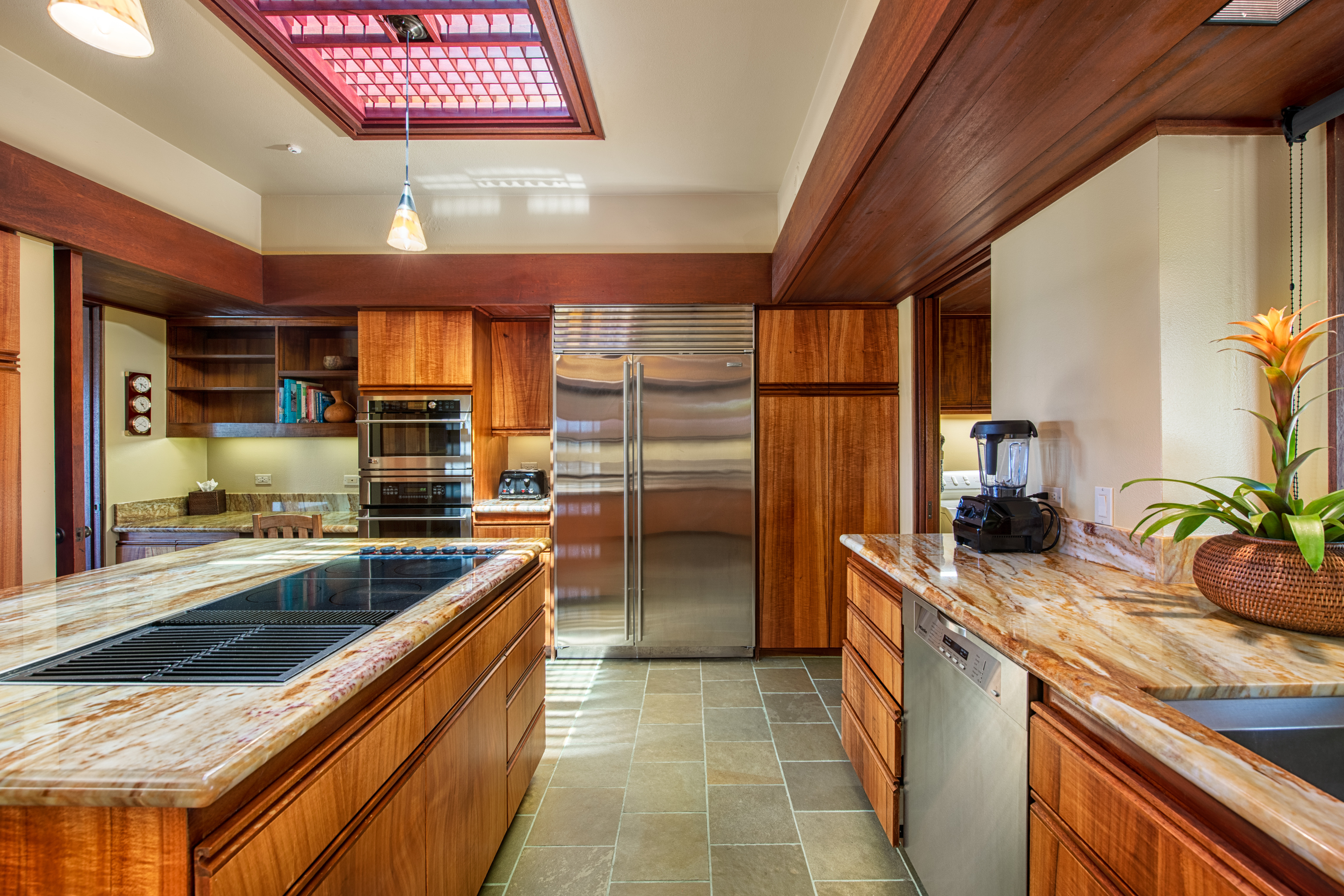 62-224 KAMAHOI PL 12