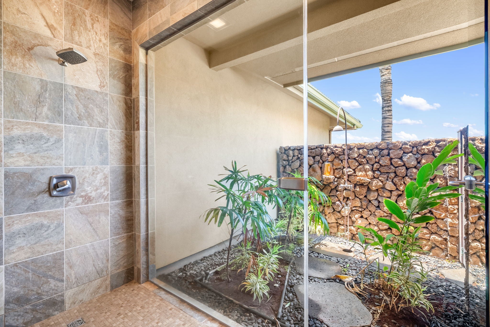 62-3600 AMAUI PLACE 324