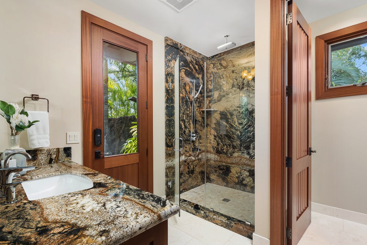 68-1013 KE KAILANI DR