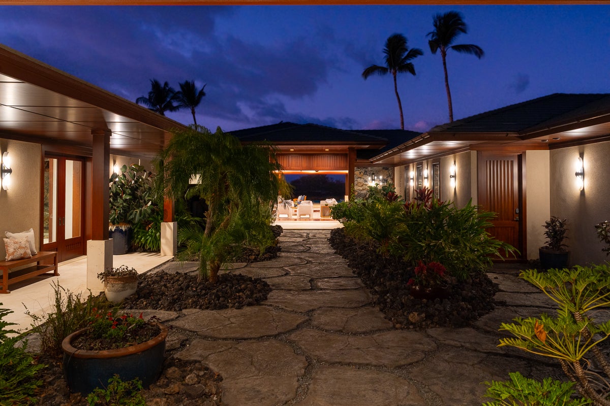 68-1013 KE KAILANI DR