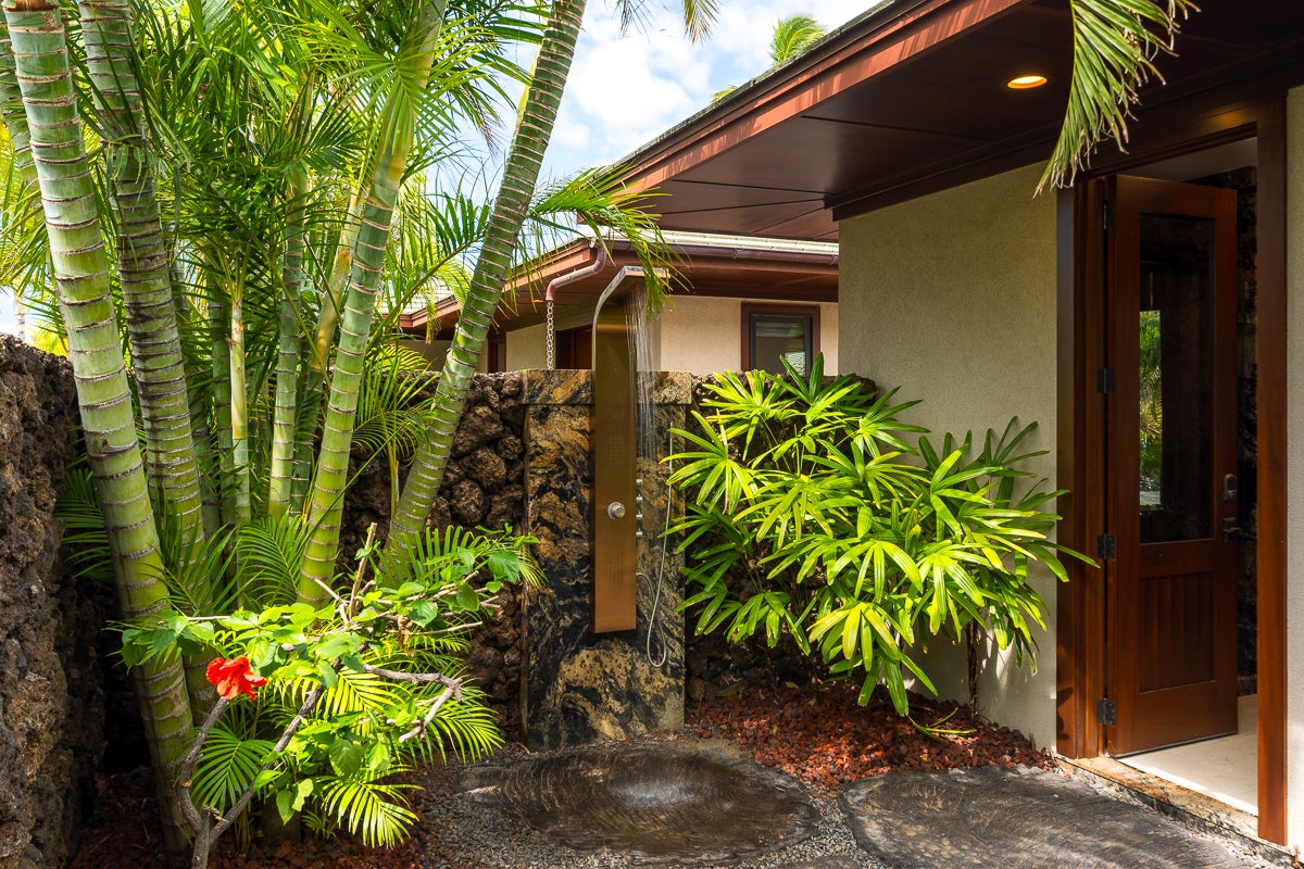 68-1013 KE KAILANI DR