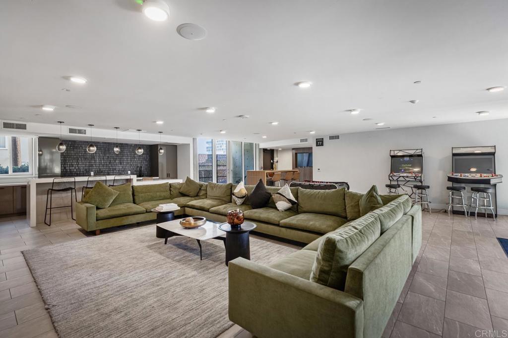 5750 Hollywood Boulevard 232