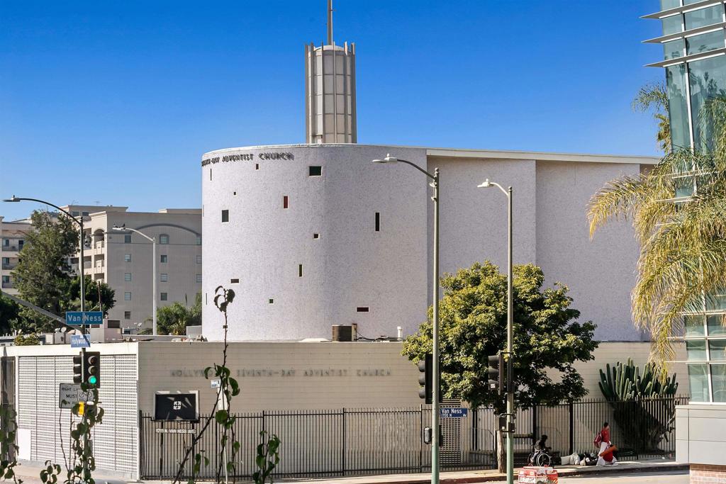 5750 Hollywood Boulevard 232