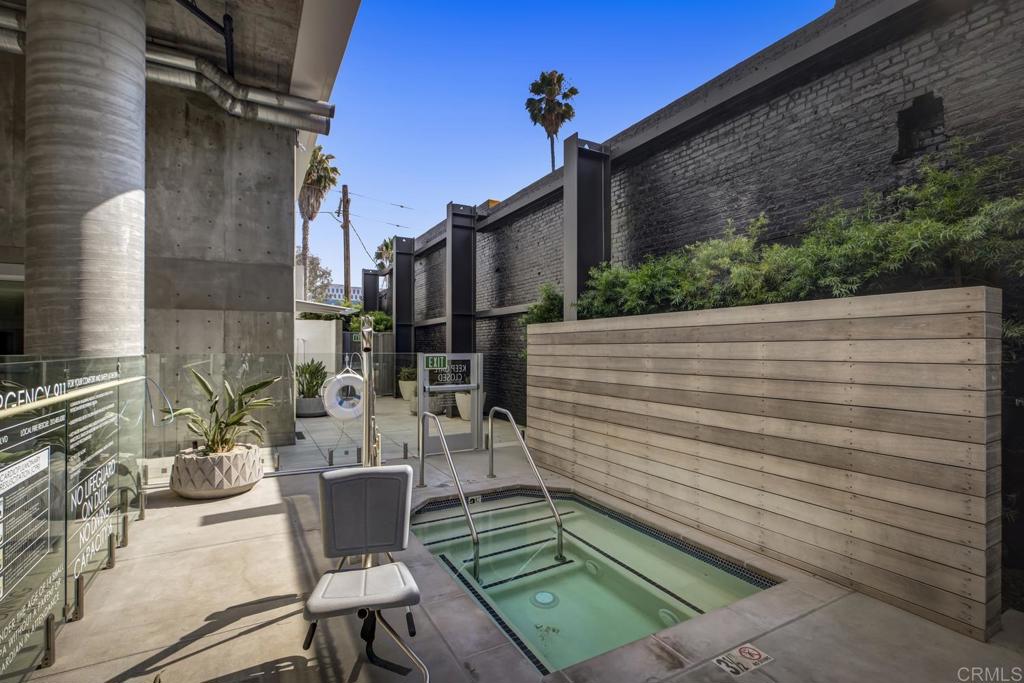 5750 Hollywood Boulevard 236