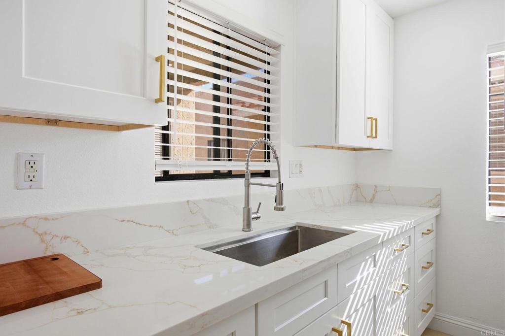 10174 Camino Ruiz 46