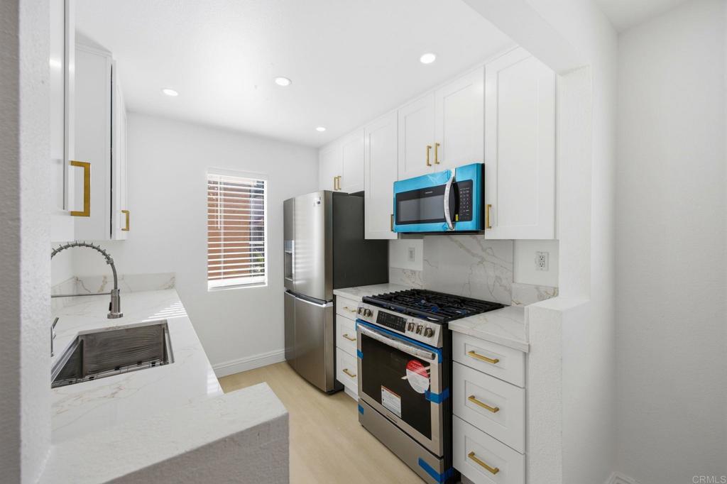 10174 Camino Ruiz 46