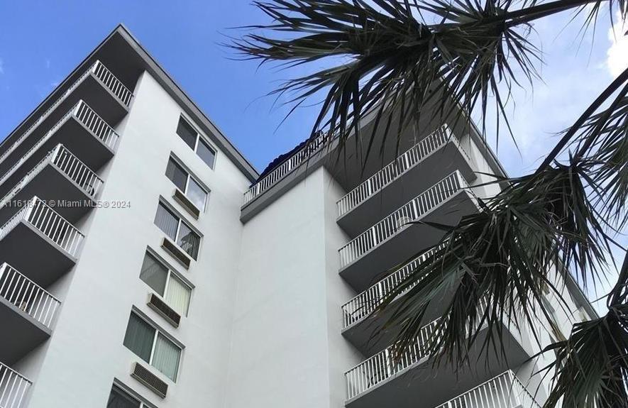 1255 Collins Ave # 407