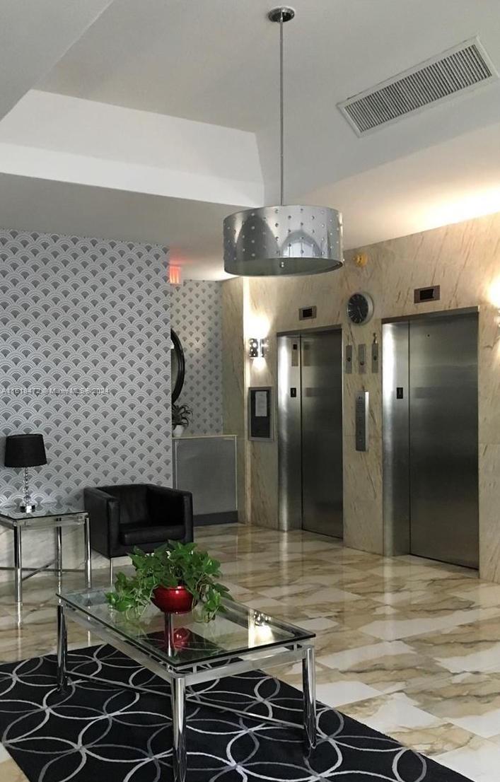 1255 Collins Ave # 407