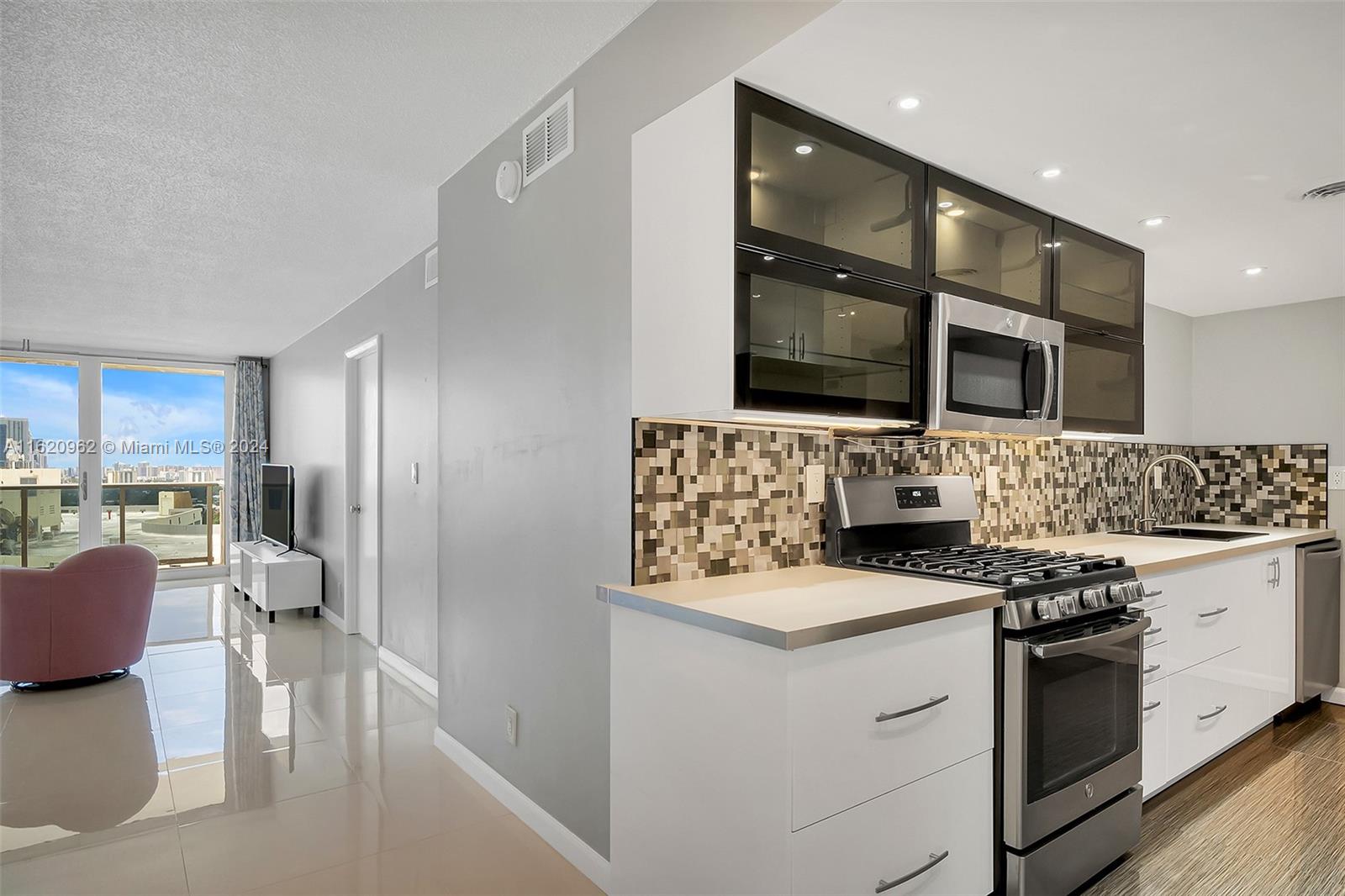 3140 S Ocean Dr # 2002
