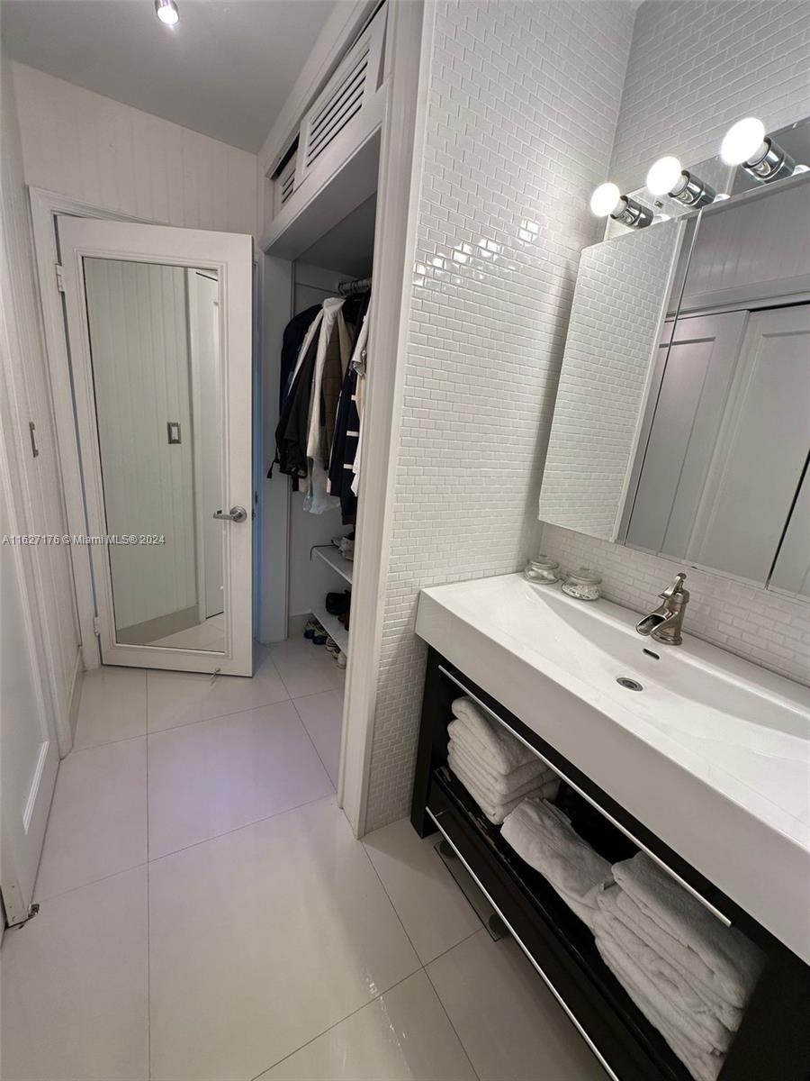 6855 Edgewater DrPrivate Address