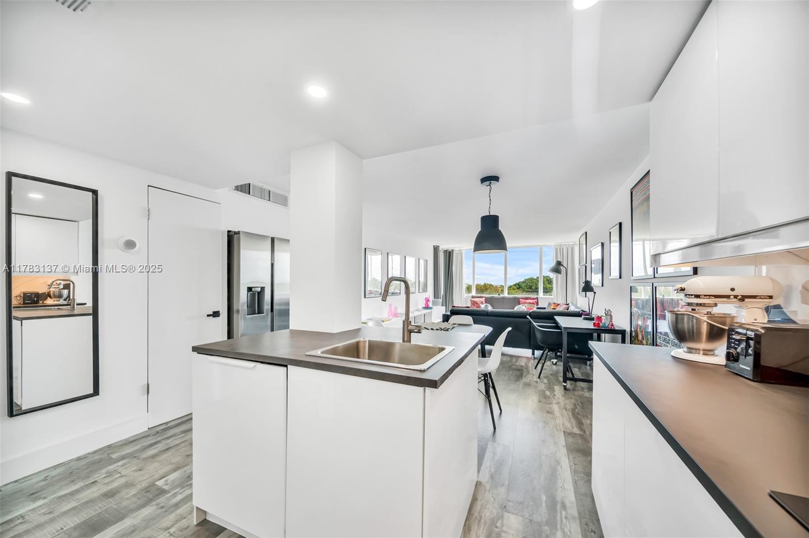 8233 Harding Ave # 607