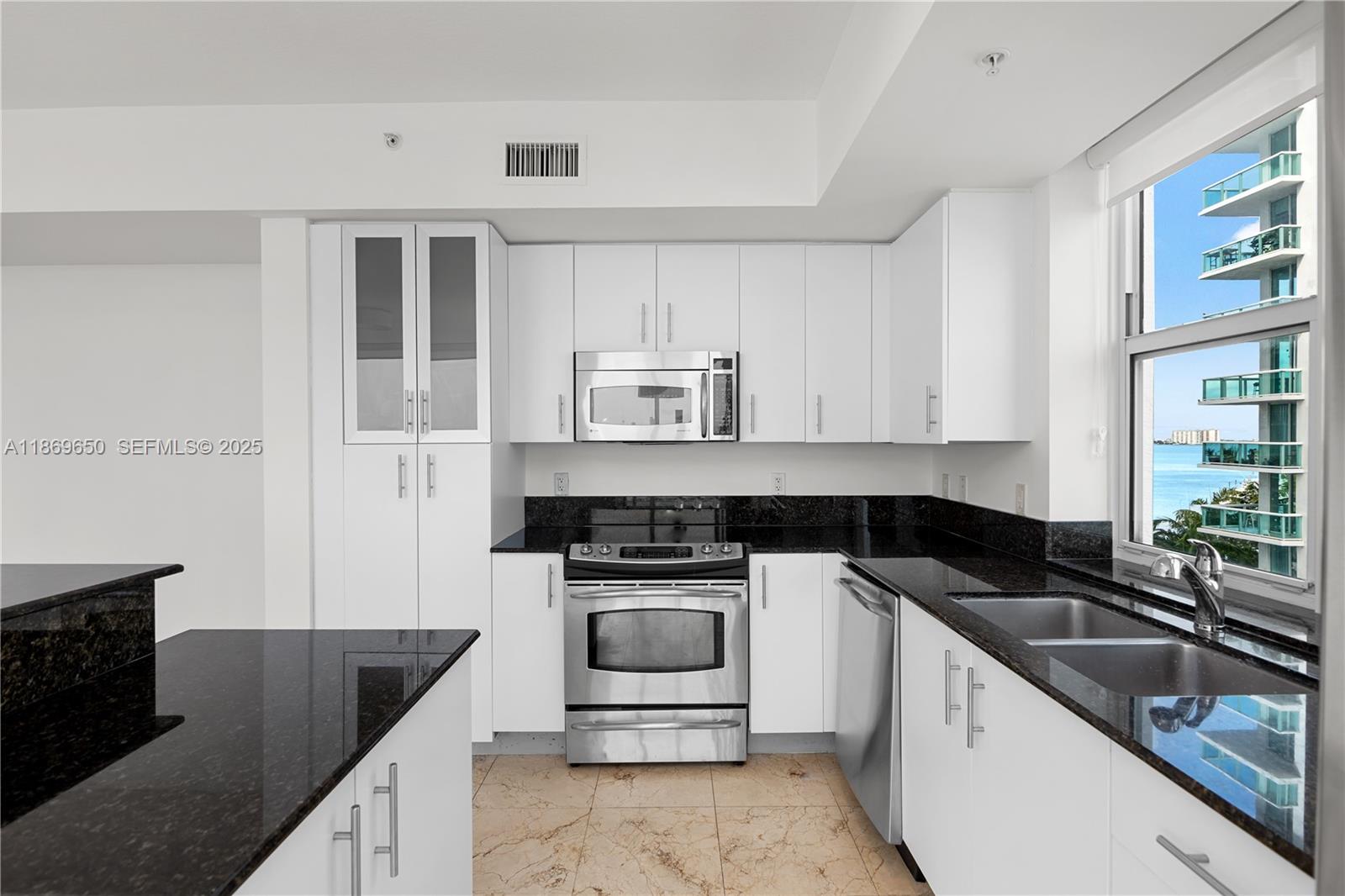 7900 Harbor Island Dr # 712