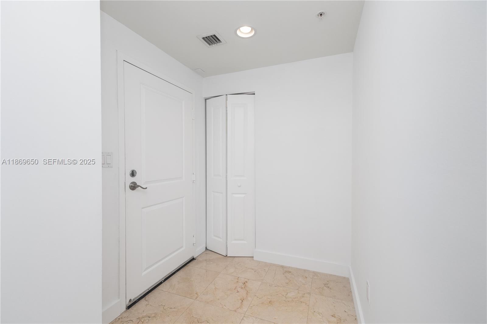 7900 Harbor Island Dr # 712