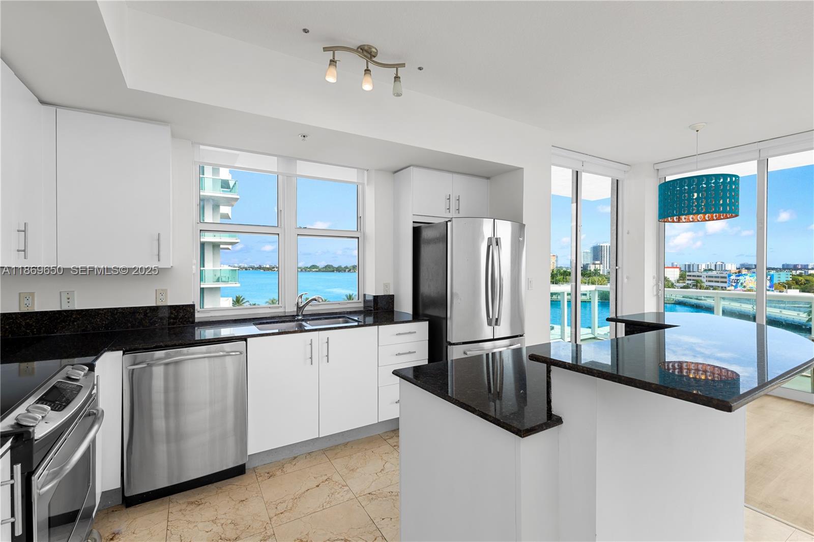 7900 Harbor Island Dr # 712