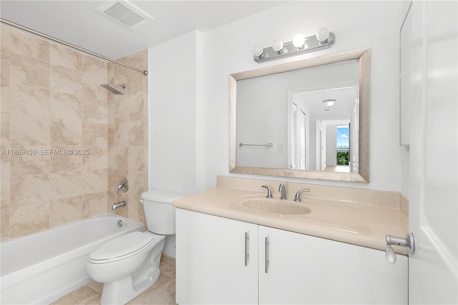 7900 Harbor Island Dr # 712