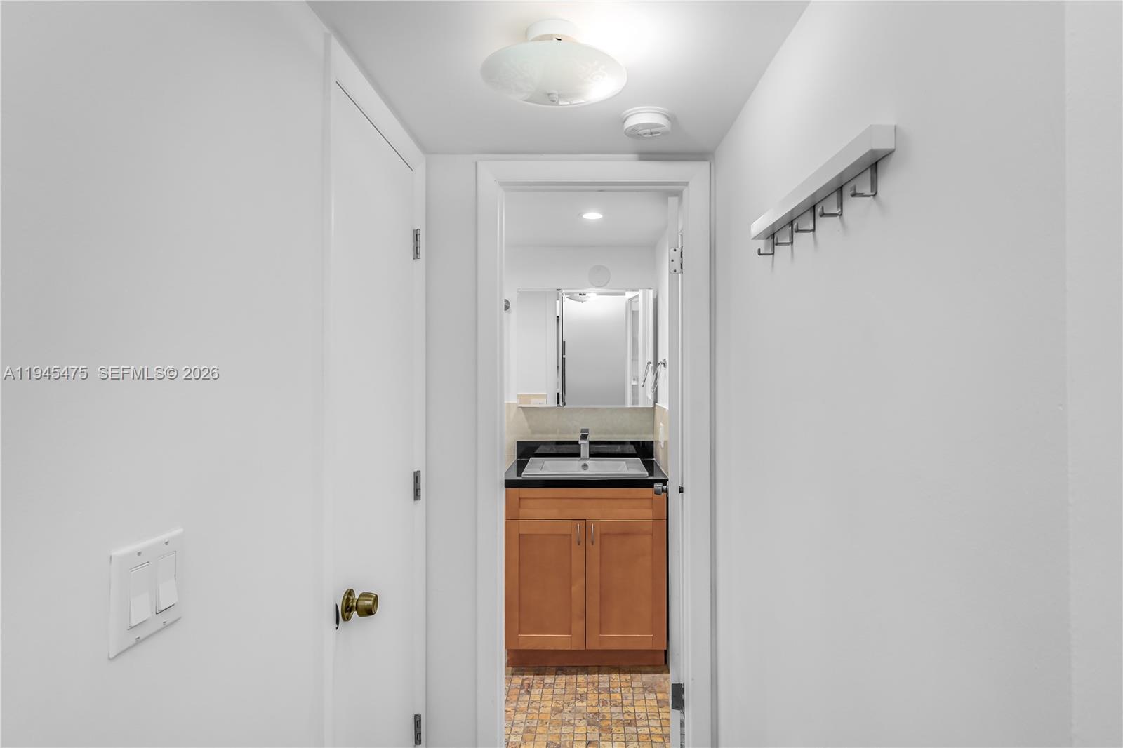 716 Michigan Ave # 402