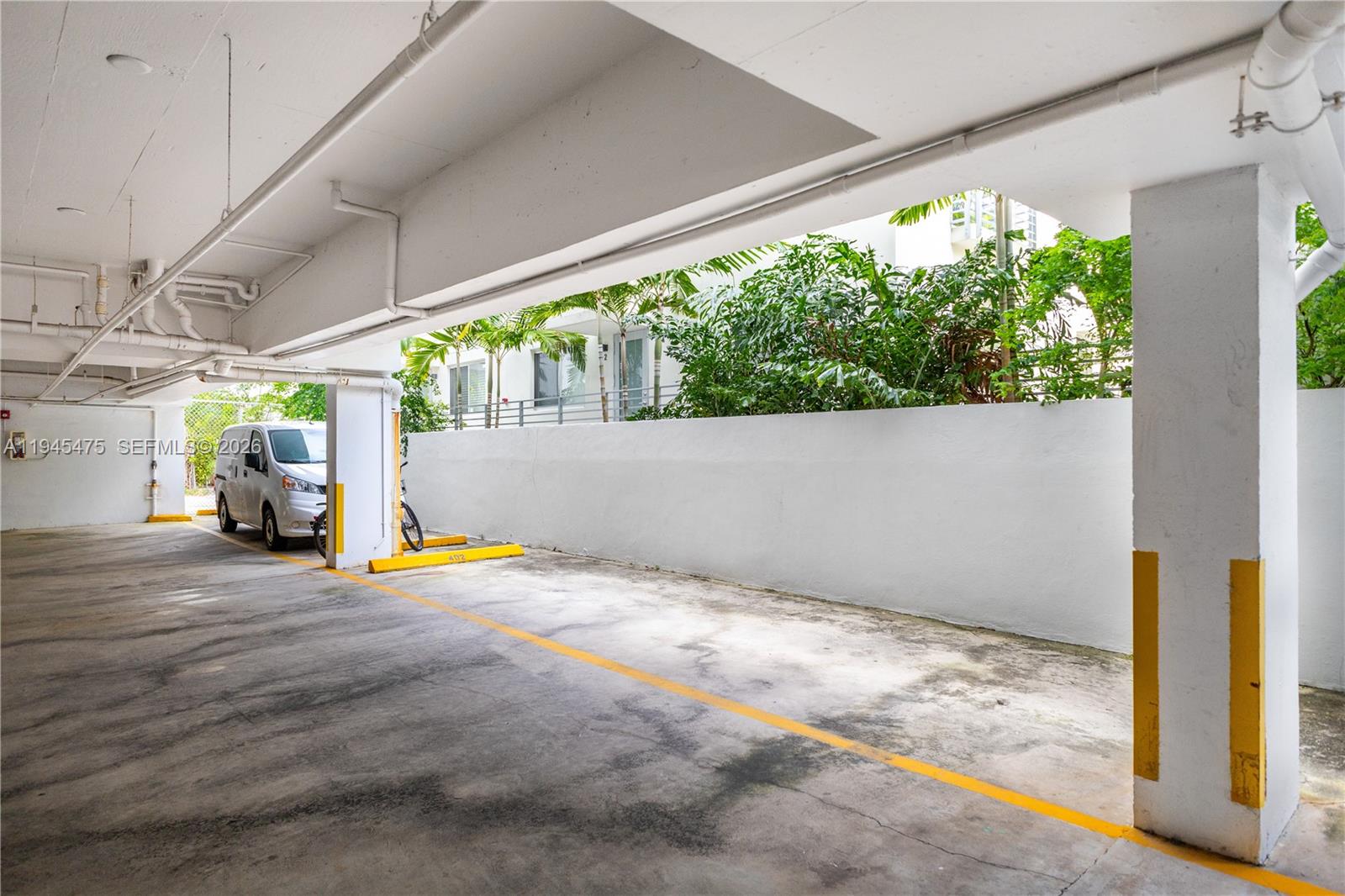 716 Michigan Ave # 402