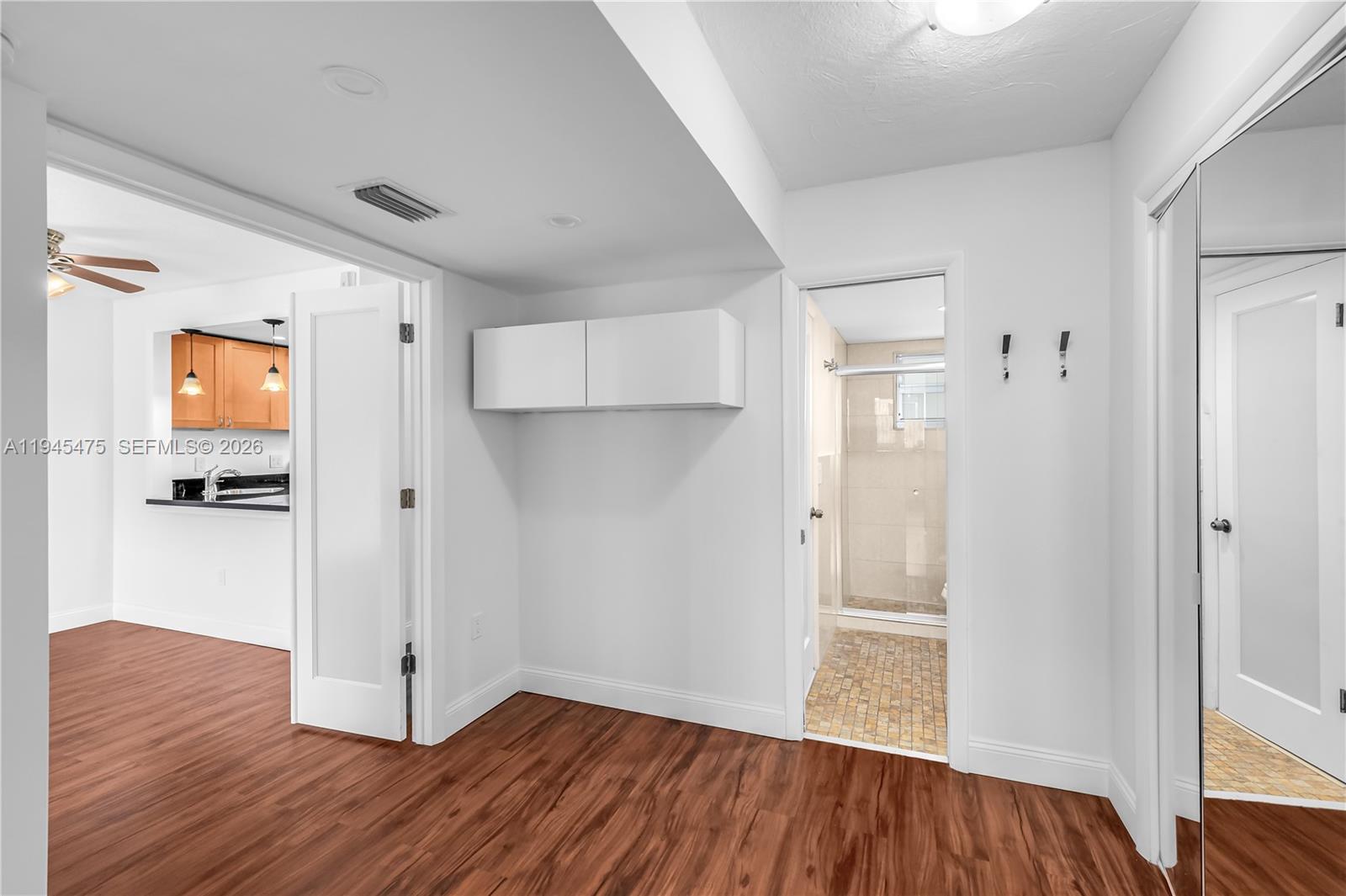 716 Michigan Ave # 402