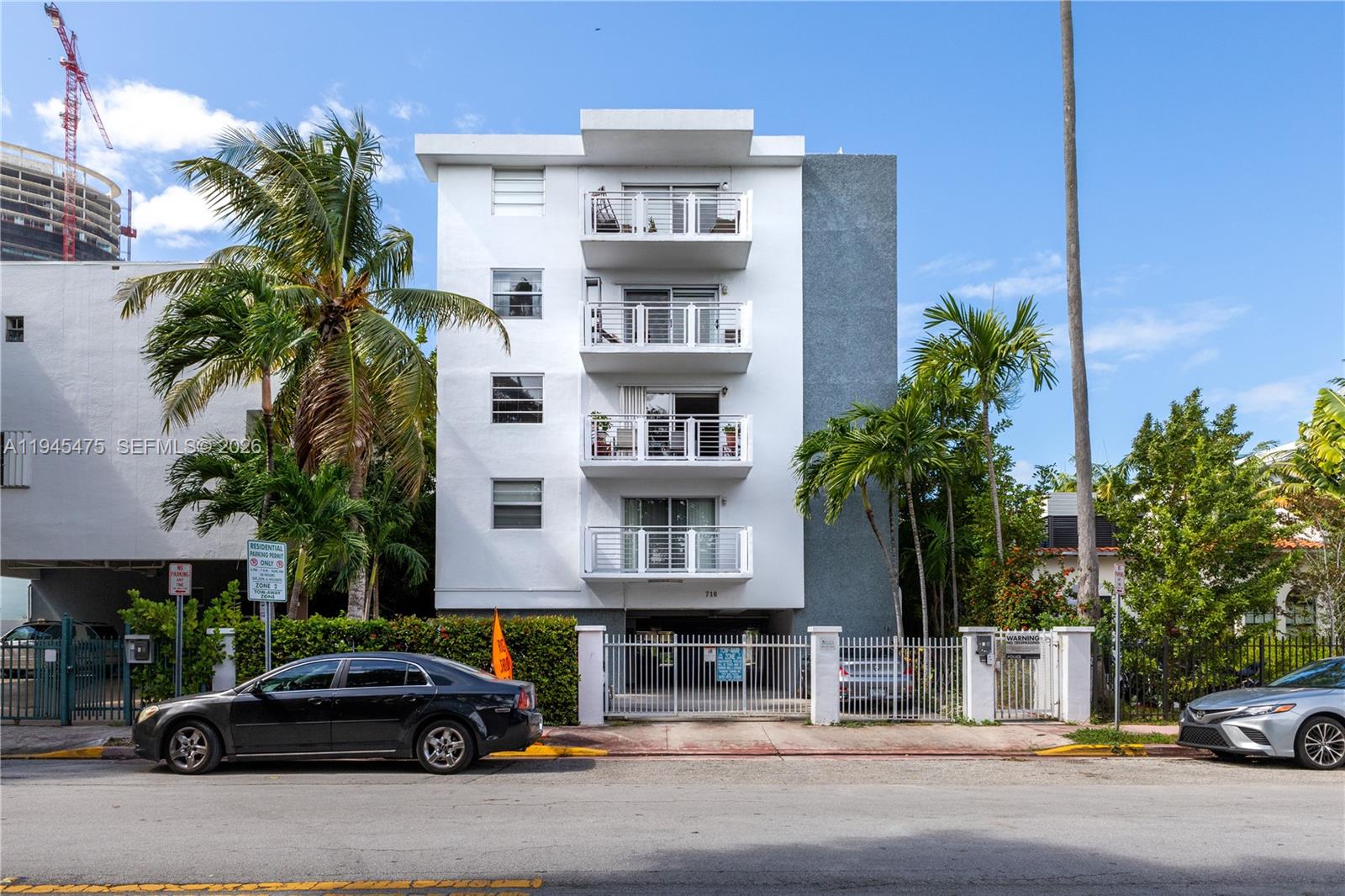 716 Michigan Ave # 402