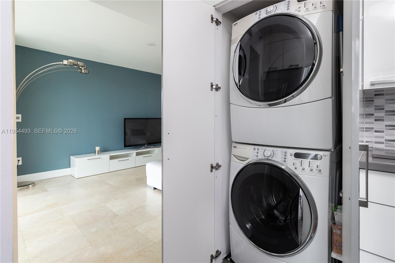 5900 Collins Ave # 1207