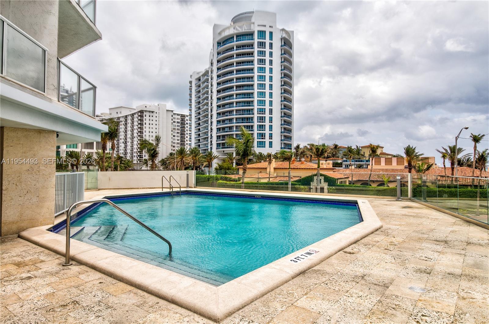 5900 Collins Ave # 1207