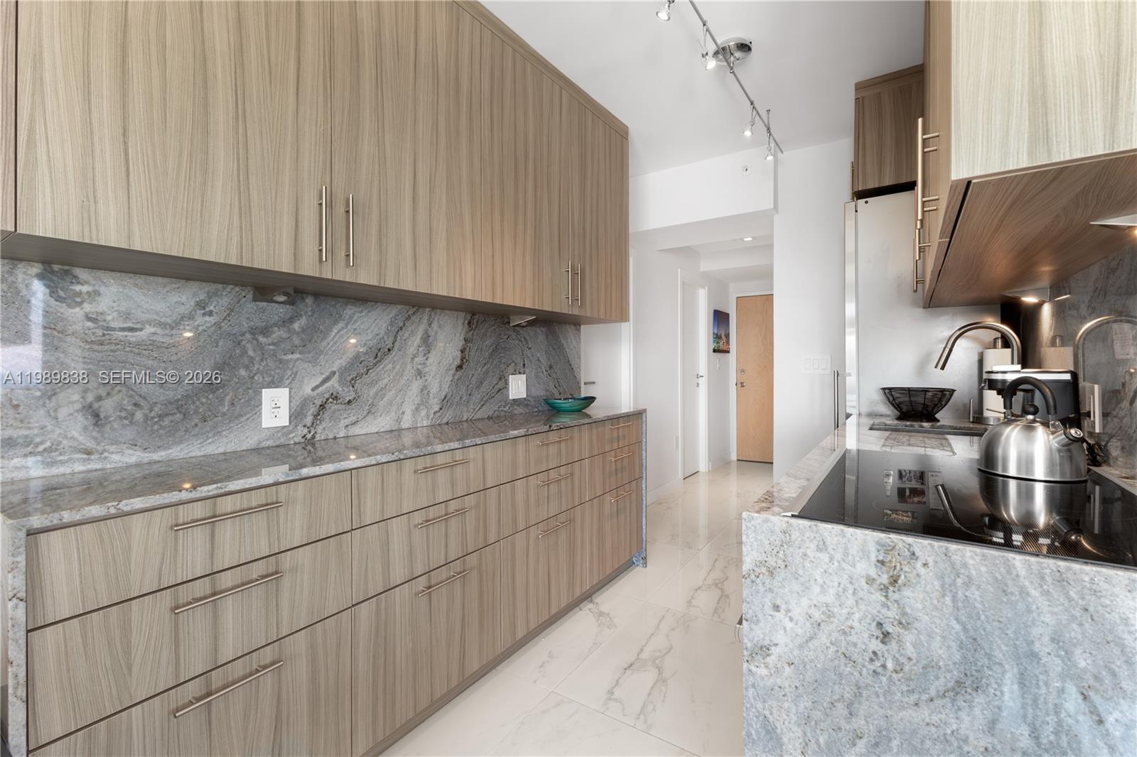 1255 Collins Ave # 901