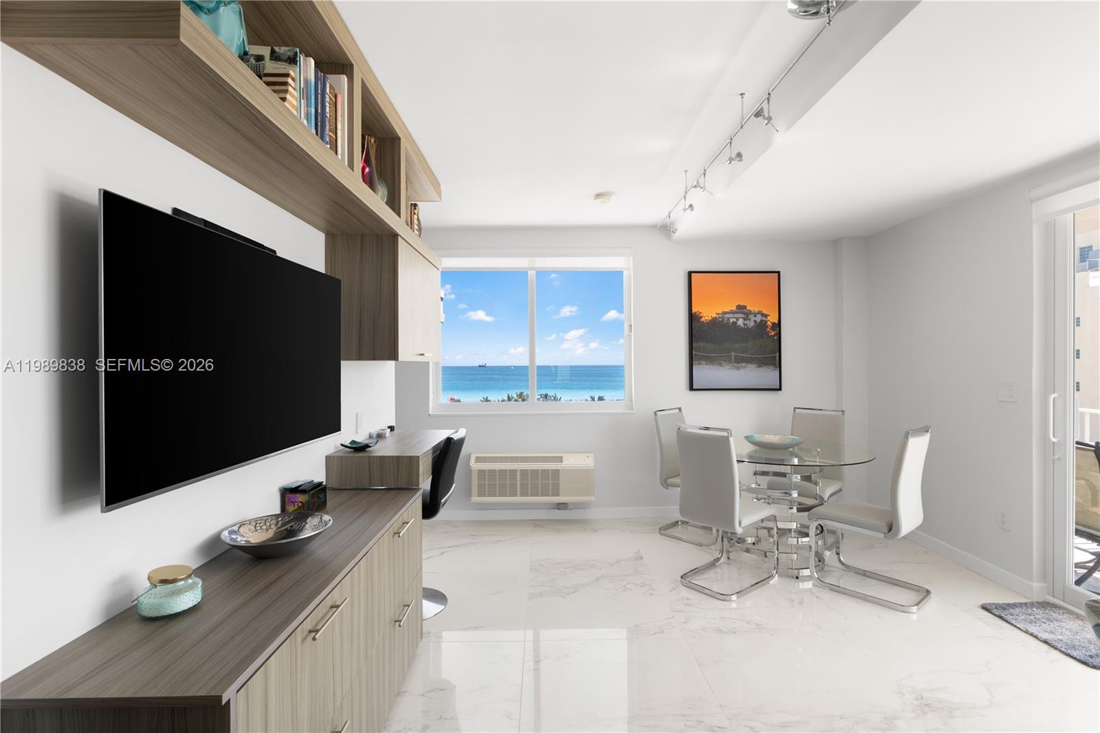 1255 Collins Ave # 901