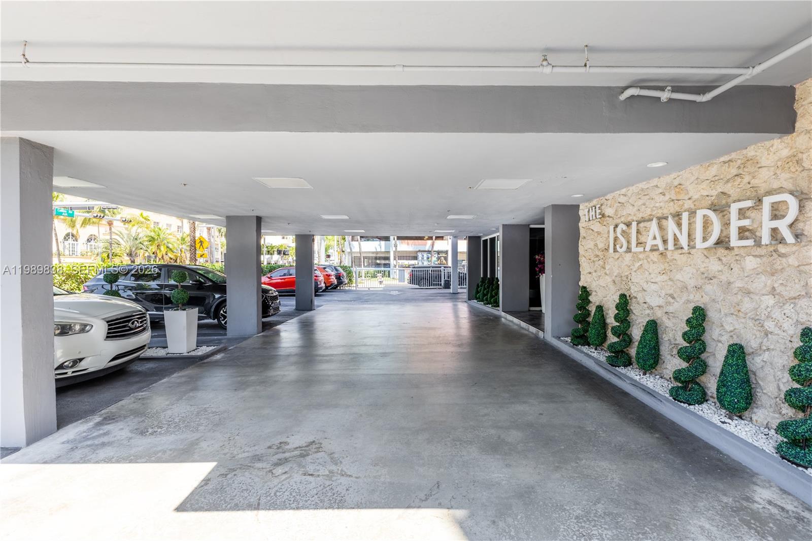 1255 Collins Ave # 901