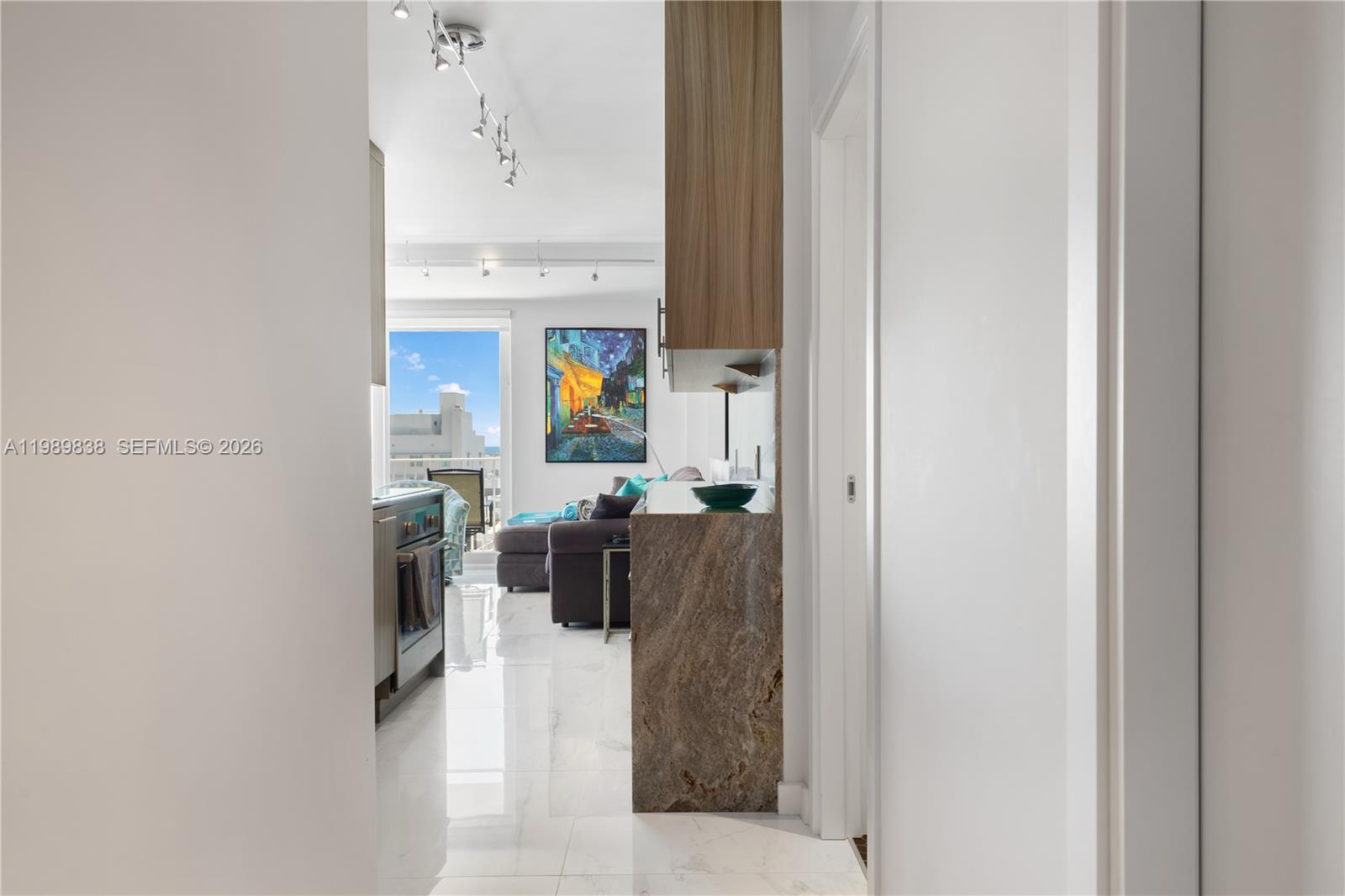 1255 Collins Ave # 901
