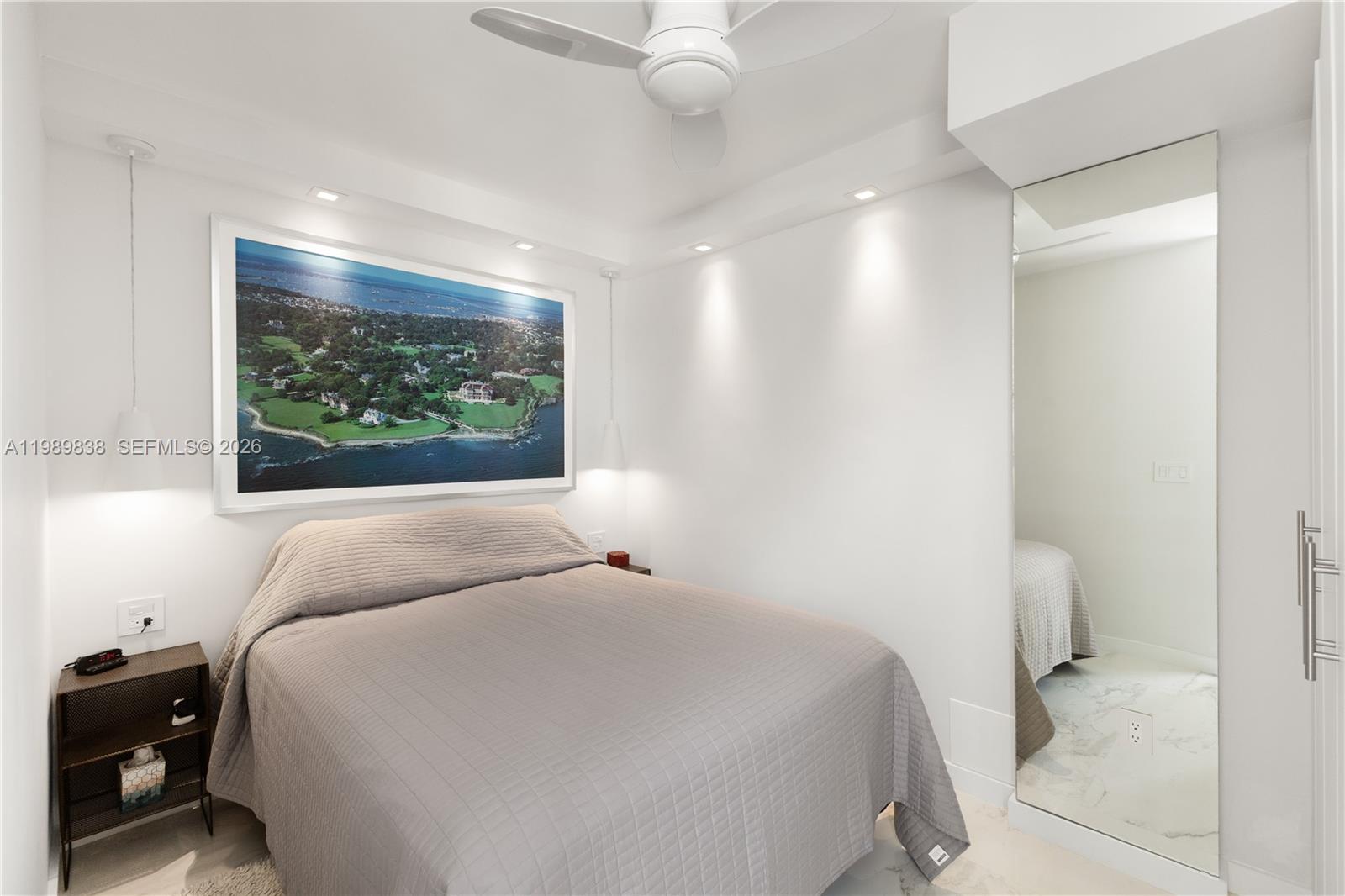 1255 Collins Ave # 901