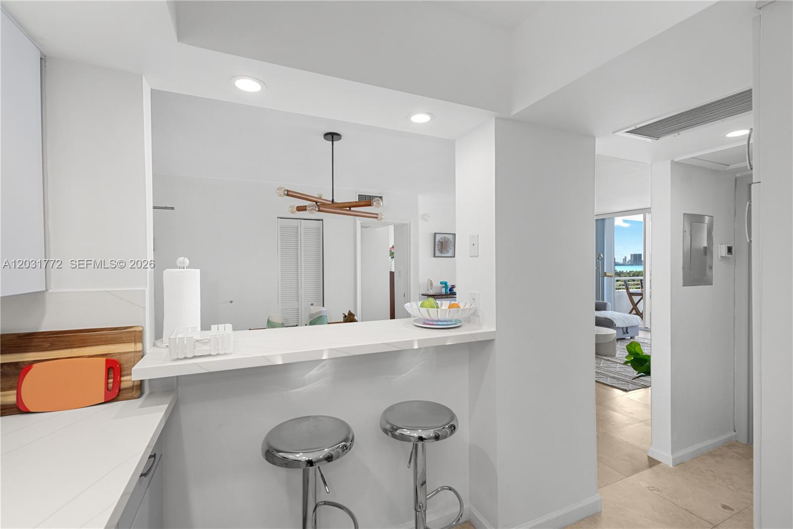 5600 Collins Ave # 14R