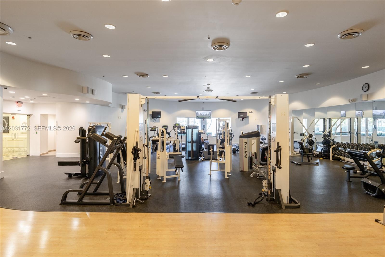 5600 Collins Ave # 14R