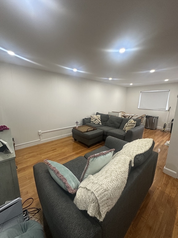 324 Lexington St # 324