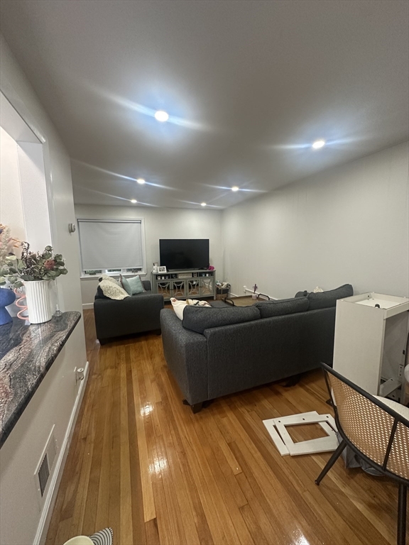 324 Lexington St # 324
