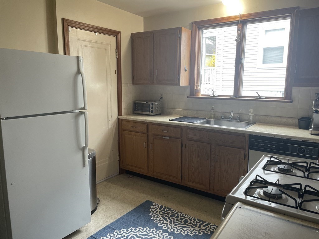 137 Hillside Rd # 1