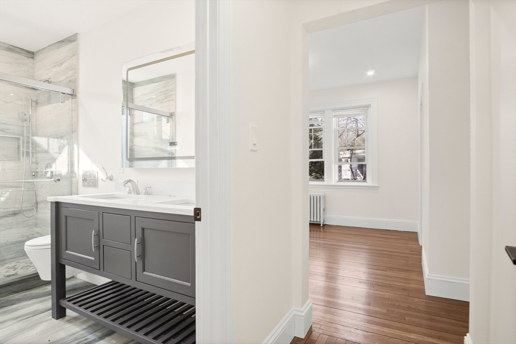 37 Englewood Ave # 3