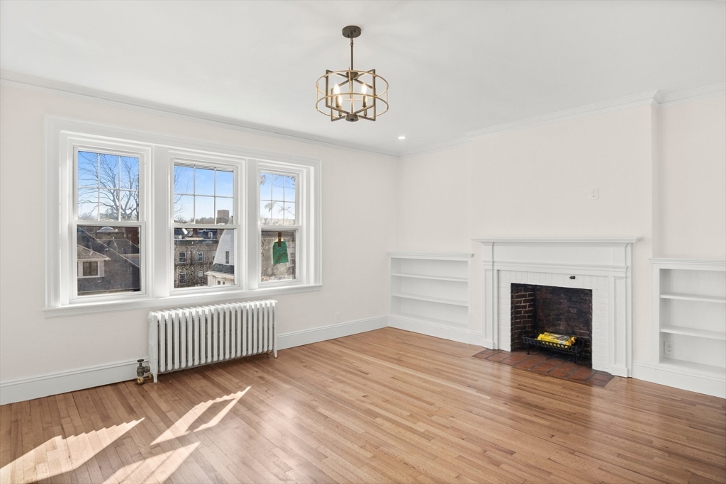 37 Englewood Ave # 3