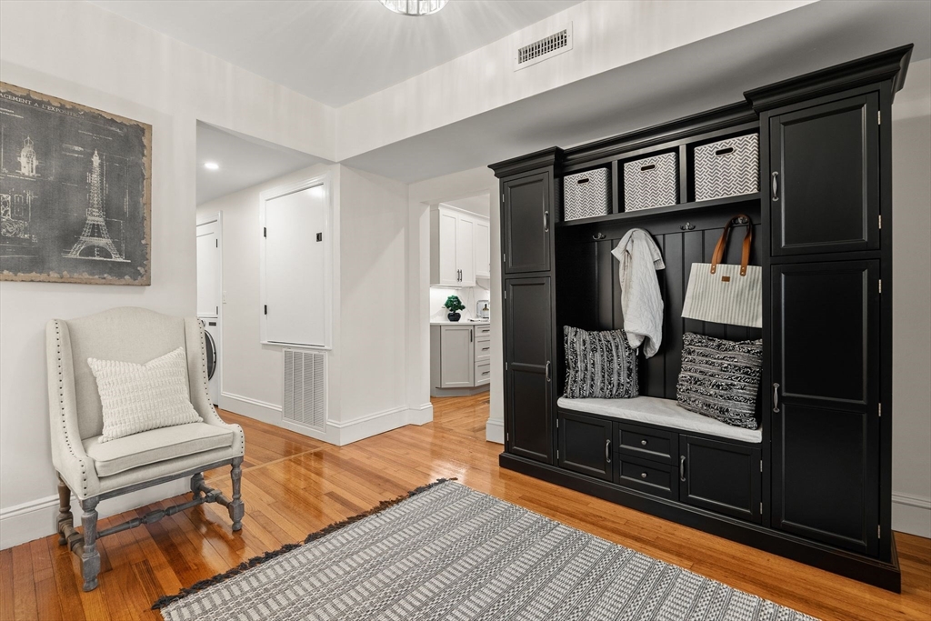 37 Englewood Ave # 3