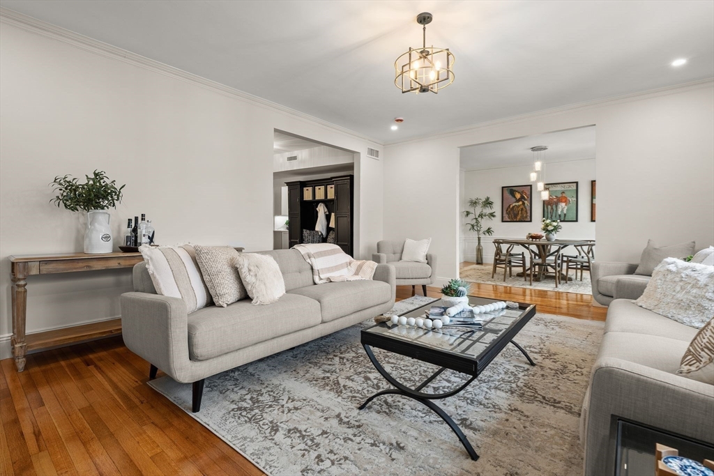 37 Englewood Ave # 3