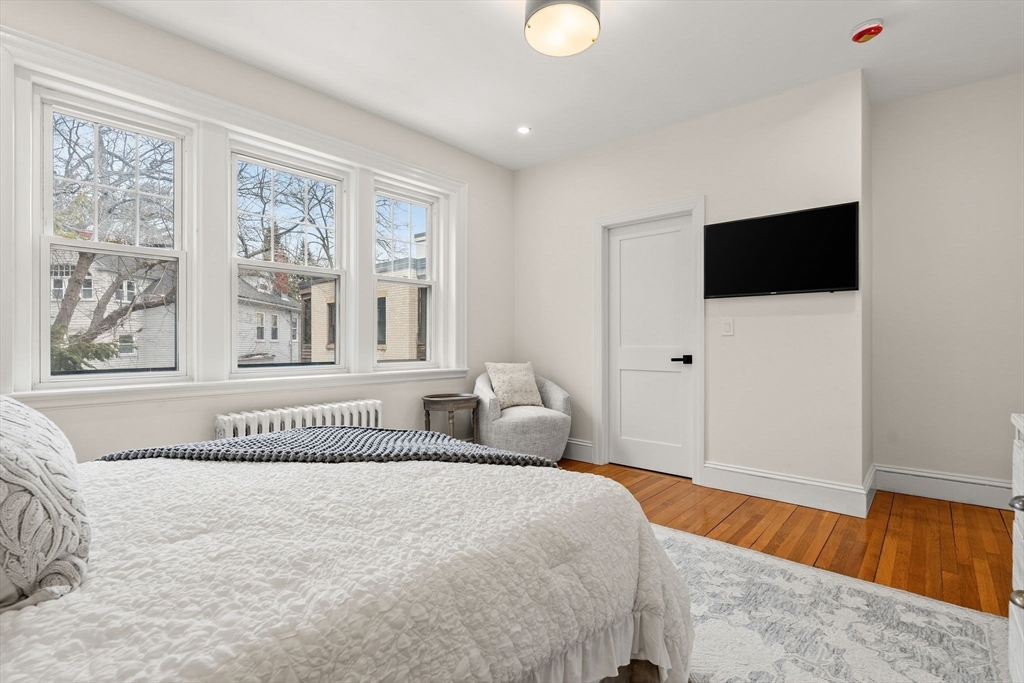 37 Englewood Ave # 3